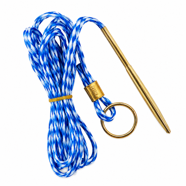 Lindy Heavy Duty Poly Cord Stringer 7.5 foot braided fish stringer with metal clips on white background